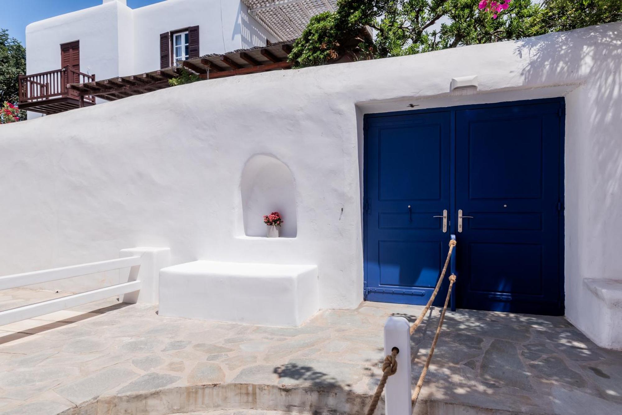 Olive Tree Mykonos Town Semi-Basement Apartment ภายนอก รูปภาพ